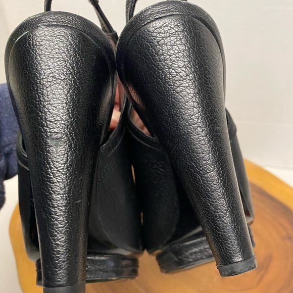 Hollywould Made In Italy Leather Lace Ip Peep Toe Heels - Picture 9 of 12